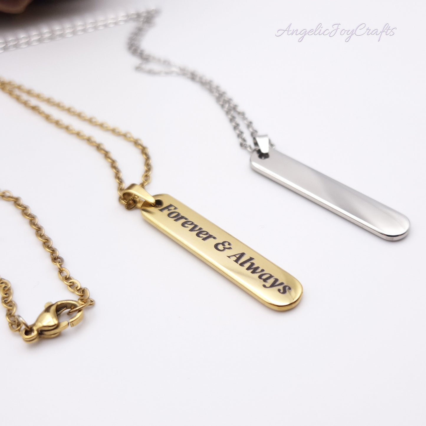 Engraved Rounded Bar Necklace  – A Gift with Heart Made Just for You + Complimentary Simple Chain